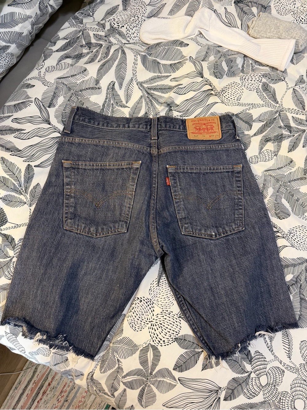 Levi’s 507 Denim Cutoff Shorts Men’s W32 Blue Jean Shorts Frayed Hem